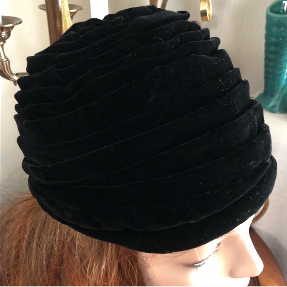 Vintage Black Velvet Molded Hat - Picture 6 of 6